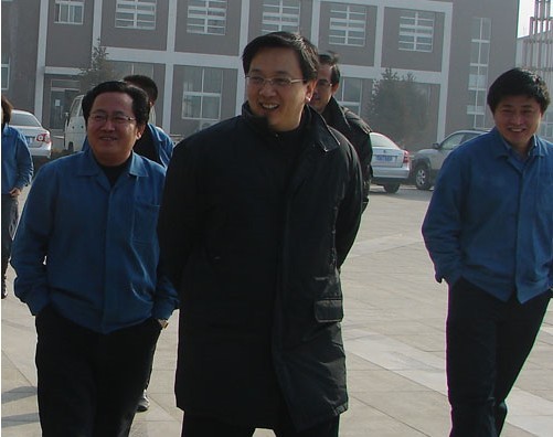 冶金地質(zhì)總局副局長(zhǎng)盧進(jìn)到晶日科美公司慰問