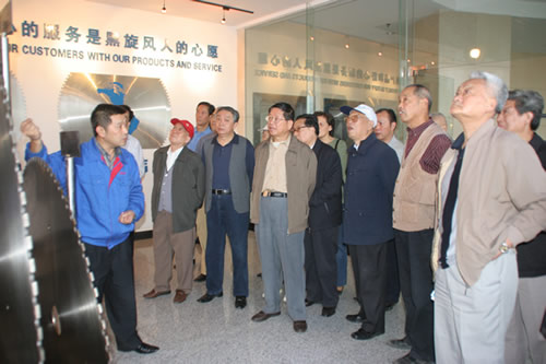 黑旋風(fēng)股份喜迎宜昌市老干部參觀團