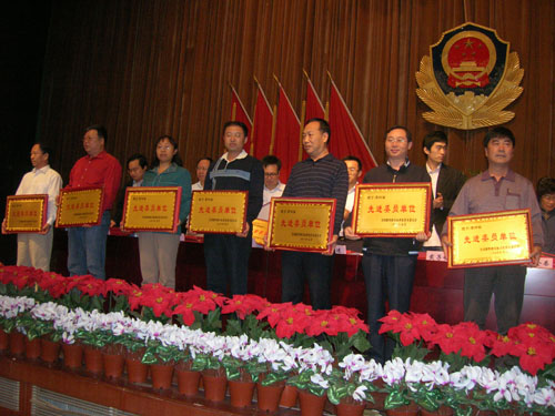 全國磨料磨具標(biāo)準(zhǔn)化技術(shù)委員會換屆暨五屆一次會議在呼和浩特市隆重召開