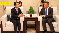 【集團(tuán)新聞】住友橡膠工業(yè)株式會(huì)社社長(zhǎng)山本悟在常熟與蘇州市委常委唐曉東會(huì)面