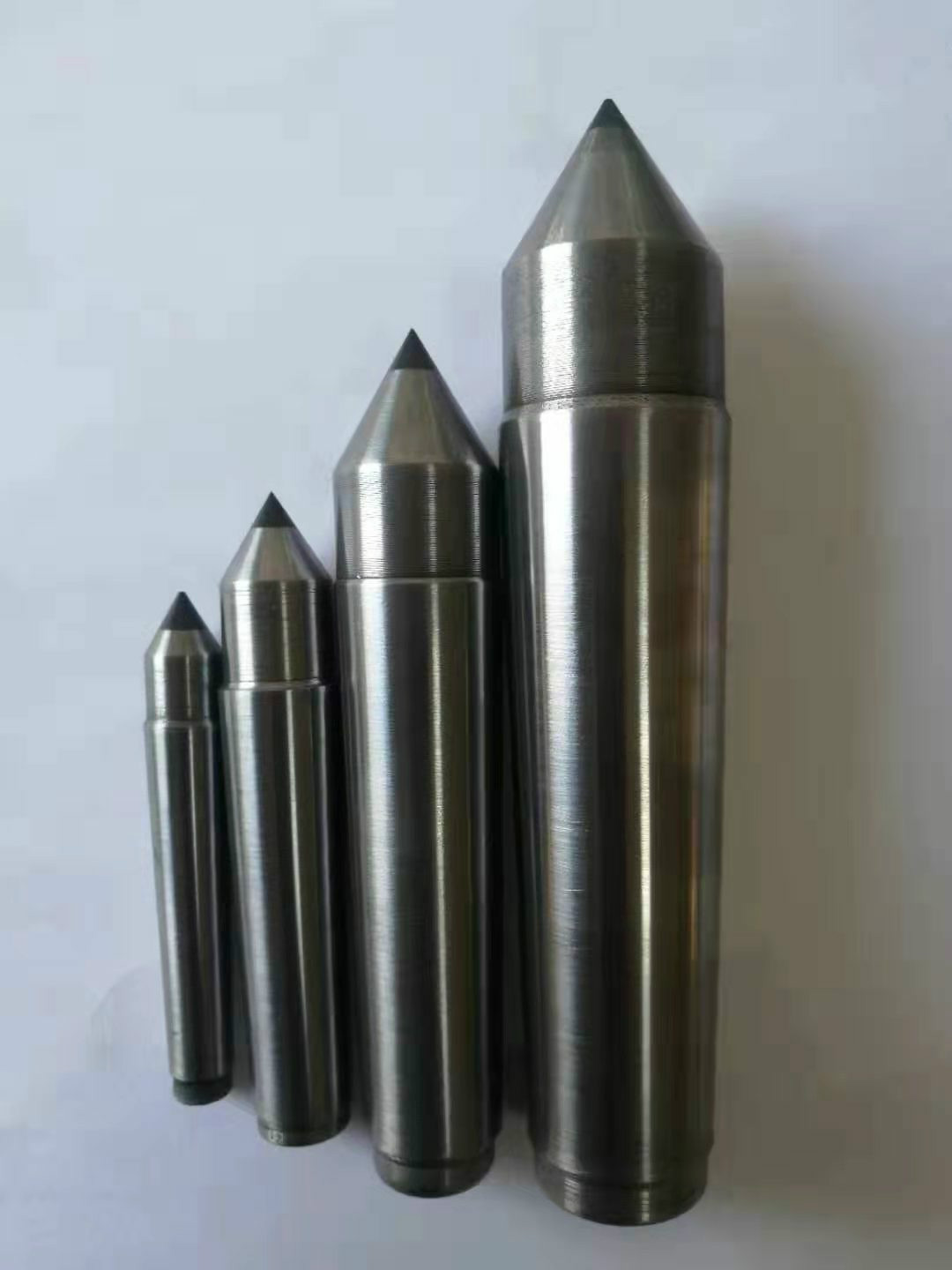 專(zhuān)業(yè)生產(chǎn)金剛石頂尖，高精度金剛石頂尖