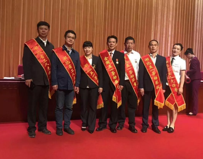 鄂州市金鋒超硬材料有限公司榮獲2019年湖北省五一勞動(dòng)獎(jiǎng)狀！