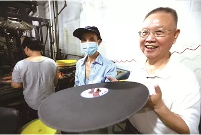 荊祖惠： 五十余載見證一片砂輪的發(fā)展