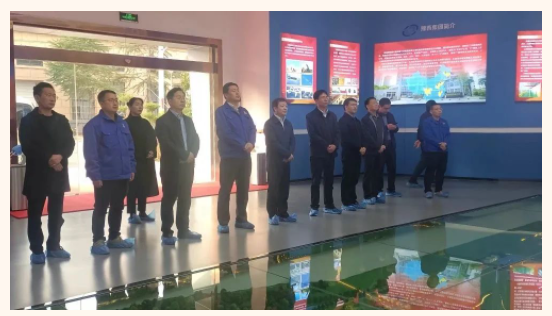 南陽市政協(xié)主席張富治一行蒞臨中南鉆石調研指導工作