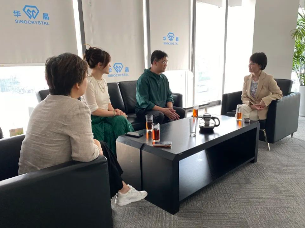 深圳珠寶企業(yè)負(fù)責(zé)人陳耿一行考察華晶培育鉆石體驗(yàn)中心